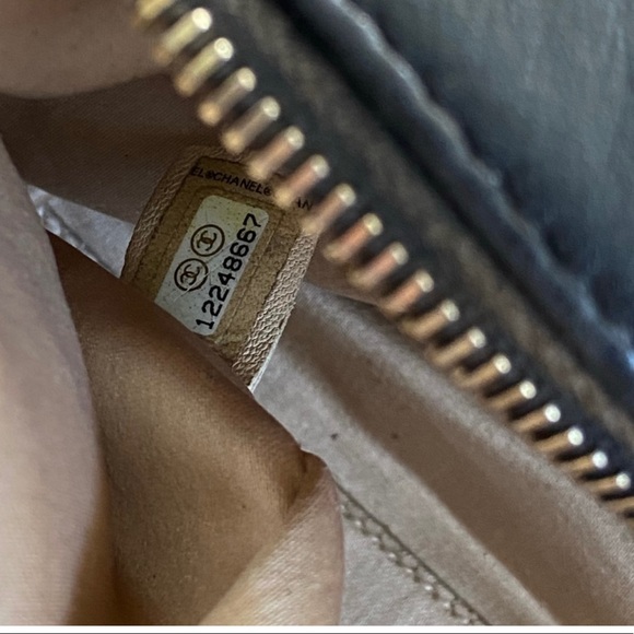 Chanel Bowler puff bag🖤 - Picture 13 of 13